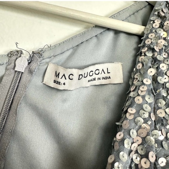 MAC DUGGAL Embellished Puff One Shoulder Gown in Silver Size US 4 - Picture 6 of 7